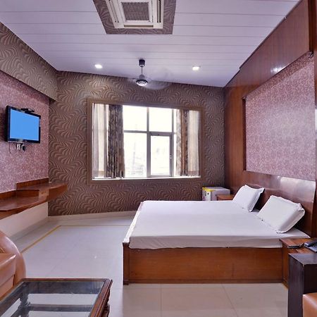 Rc Inn Sirsa Экстерьер фото